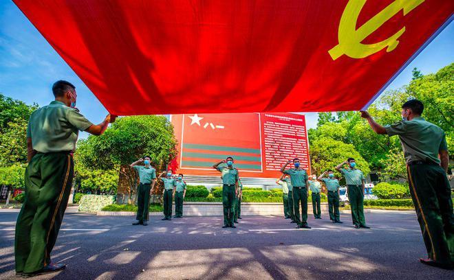 掌握一切,问答宝典,尽在男女朋友谈恋爱应该发朋友圈吗?